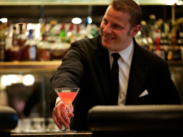 bar server